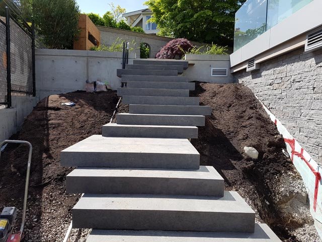 BASALT STONE FLAMED STEPS