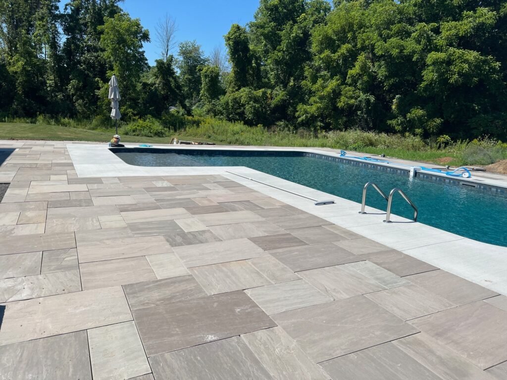Heritage Grey Sandstone i