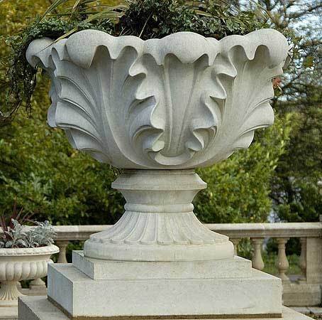 stone urn 500x500 1